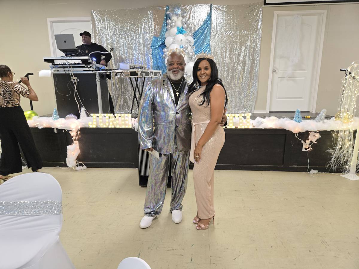 Sir & Lady Sparkle Winners Enjoying their Crowns